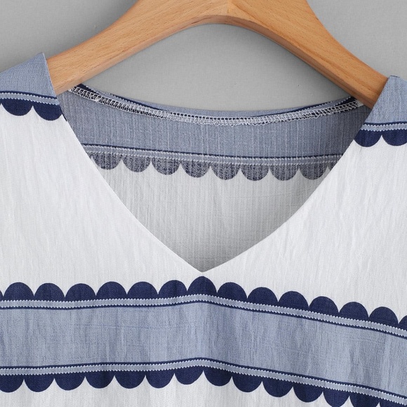 Elixe Boutique Ruffle Top - Picture 2 of 5